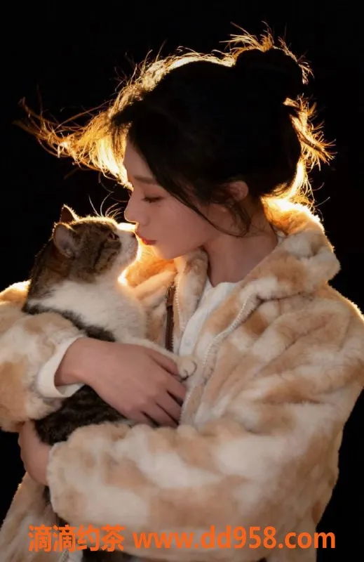 南通楼凤-南通椰子 172cm 36D 白虎道具角色扮演