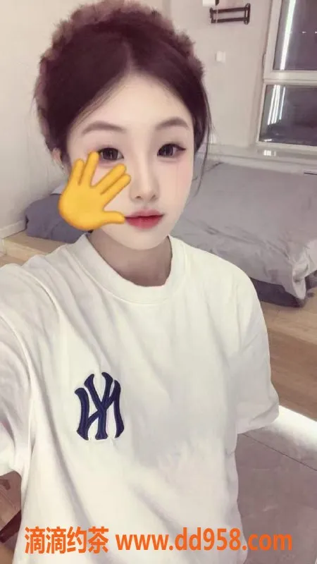 常州楼凤资源信息,武进清纯学妹，160cm身高，胸围C+，性价比高！