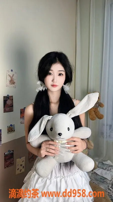 成都楼凤资源信息,武侯区嘟嘟—嫩妹车 大长腿 颜值高 服务态度佳