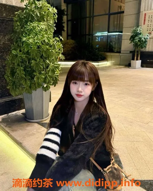 广州楼凤-天河小紫，700元，已视频验证，学妹气质