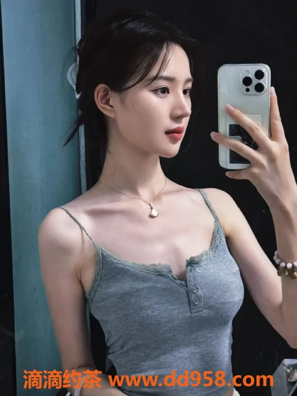 深圳楼凤-龙岗24岁小白领兼职情人 精品服务等你来体验