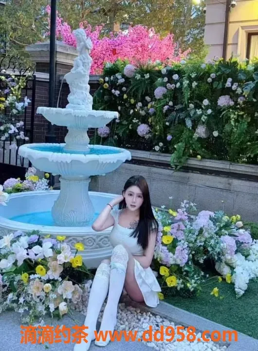 潍坊楼凤-奎文区衣衣，24岁167cm，价格800，带工作室