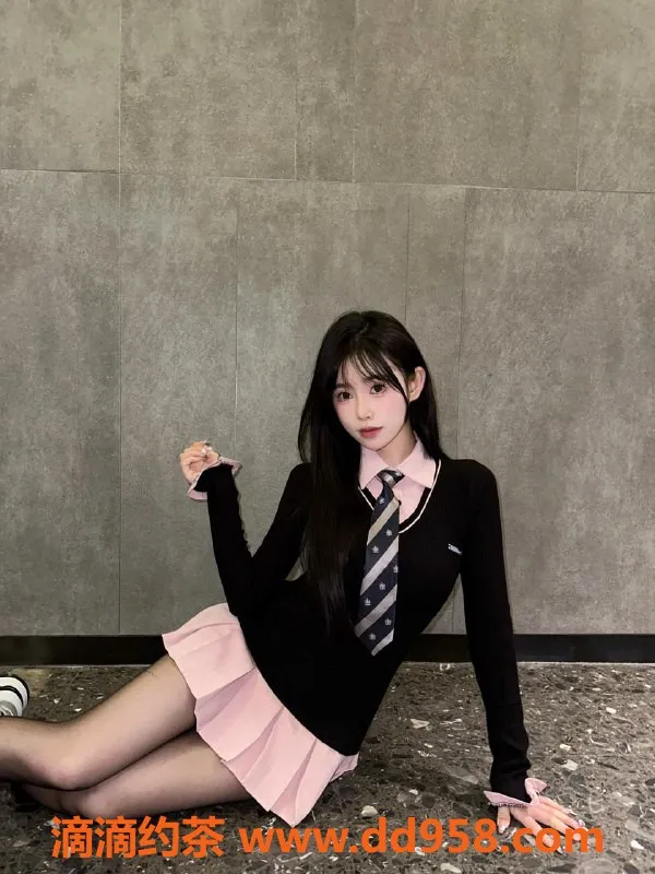 乌鲁木齐楼凤-19岁JK女孩，170真胸D，温柔体贴陪伴