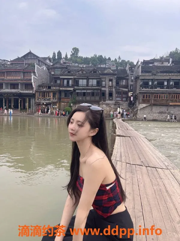 深圳楼凤-南山御姐乔恩，1000元体验制服魅力