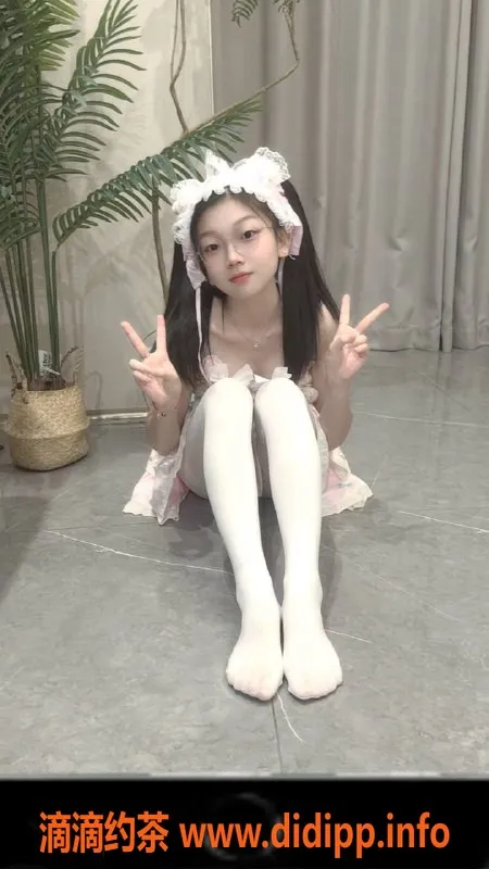 深圳楼凤资源信息,南山嫩妹栗馨，800元起，制服六九丝袜服务