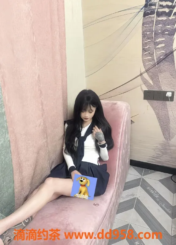 深圳楼凤-南山嫩妹玖玖，700P起，制服诱惑等你来体验！