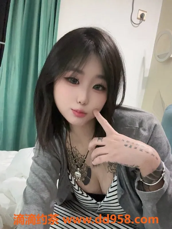 广州楼凤-金沙洲艺名怡宝，700/1视频验证，服务超赞！