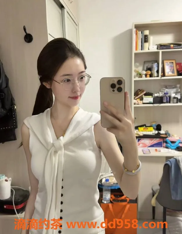 广州楼凤-天河双飞泡泡浴 大胸嫩妹推荐