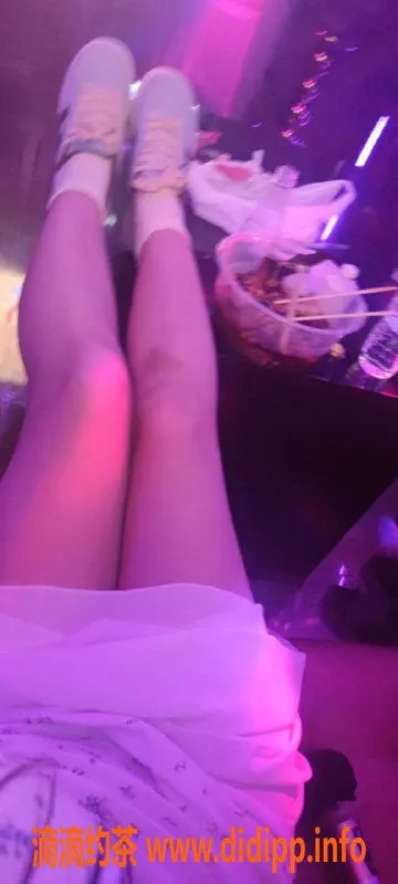 广州楼凤资源信息,荔湾璐璐，已验证水费500，带你尽享服务