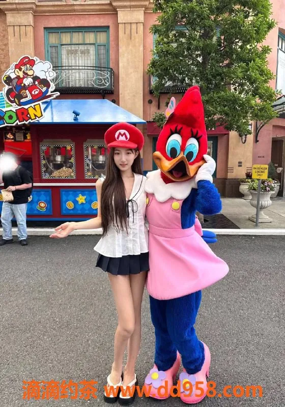 广州楼凤-天河嫩妹枫叶，8P鸳鸯浴等你来体验