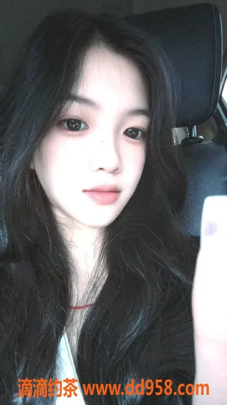 成都楼凤-成华区美玲，身高165，80斤，18岁服务热情