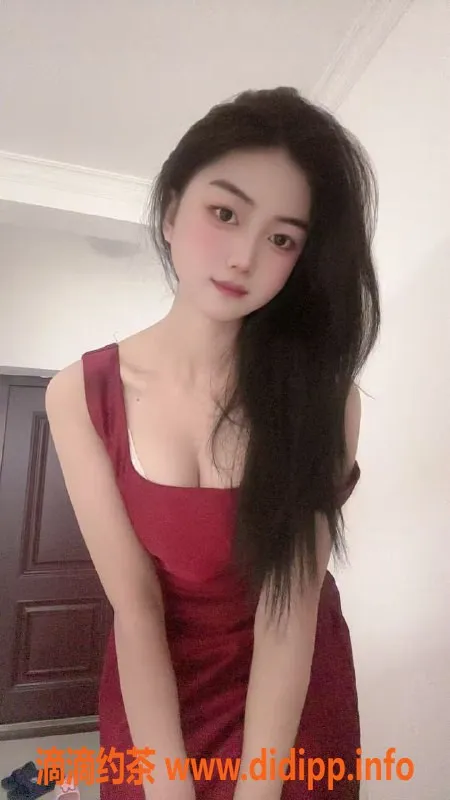 成都楼凤-成华区莜莜，18岁，身高168，巨乳大奶，刺激体验