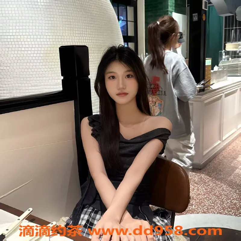 成都楼凤-成华区琴琴 172cm模特身材 贫乳 88斤超有魅力