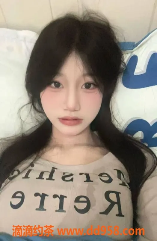 成都楼凤-成华区琴琴 172cm模特身材 贫乳 88斤超有魅力