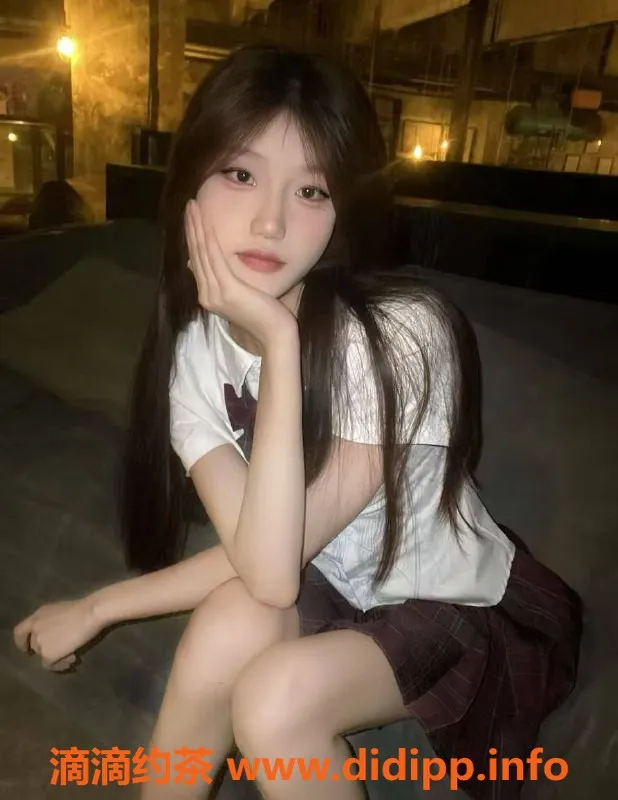 成都楼凤-成华区琴琴 172cm模特身材 贫乳 88斤超有魅力