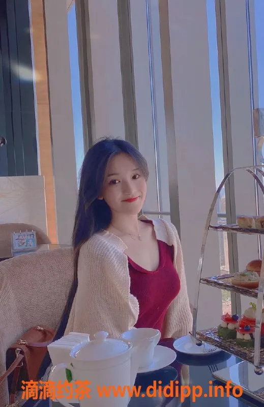 广州楼凤-天河嫩妹柚子，8P鸳鸯浴等你来体验