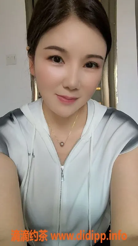 广州楼凤-天河青青，少妇大胸，4P课程等你体验