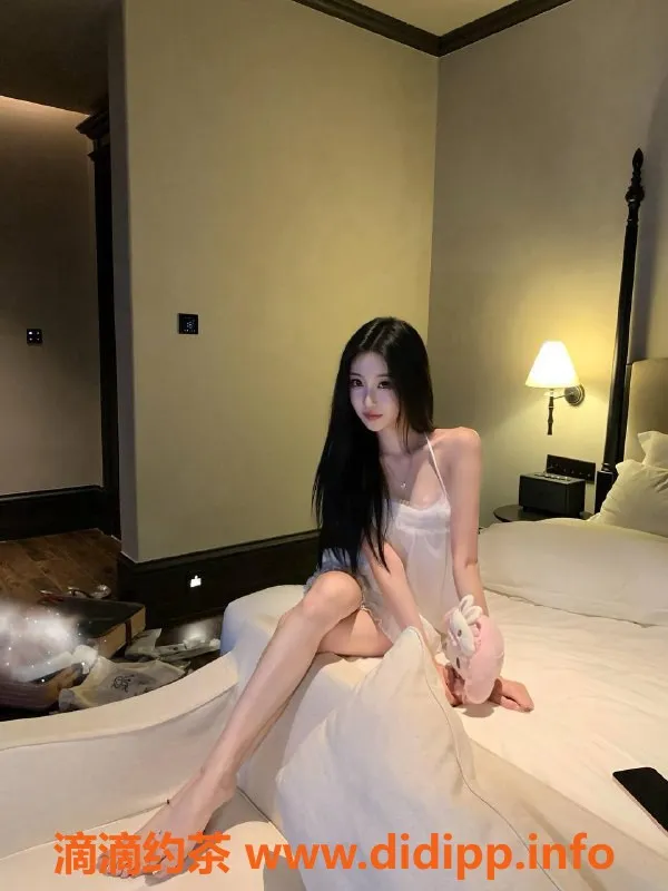 广州楼凤资源信息,天河小雪，嫩妹8P服务，舌吻鸳鸯浴