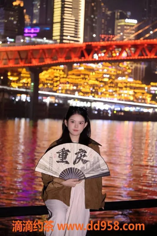 广州楼凤-海珠嫩妹小七，600元夜课包时服务