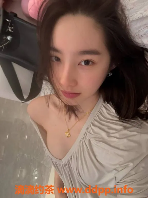 深圳楼凤资源信息,南山嫩姐婷婷，1300元享制服与指滑魅力