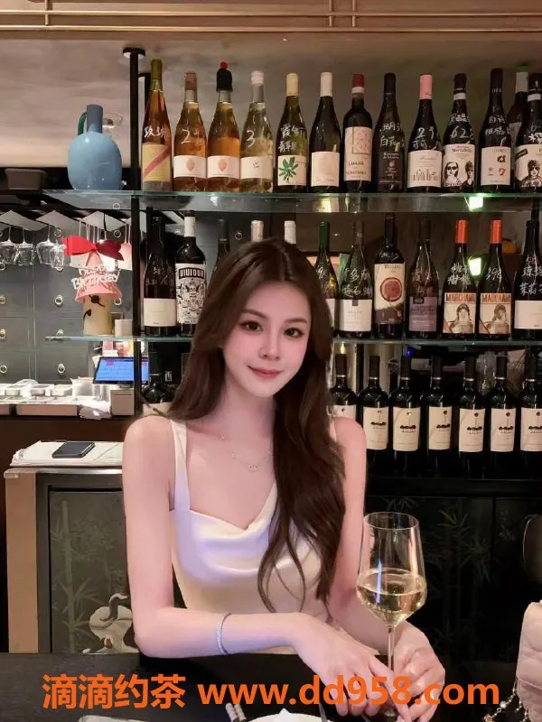 深圳楼凤-南山御姐雯雯，800元畅享普拉提与舌吻