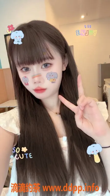 成都楼凤-22岁小伍，155cm嫩妹，600元/次，服务优质