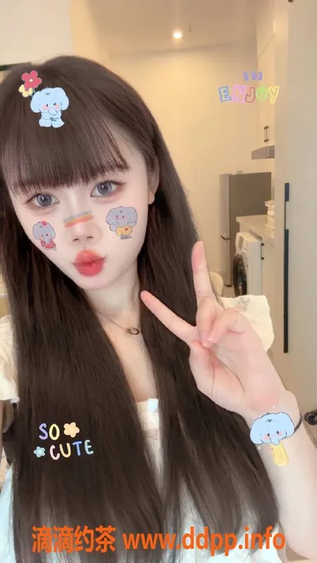 成都楼凤-22岁小伍，155cm嫩妹，600元/次，服务优质