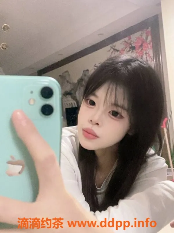 广州楼凤-番禺嫩妹初初，600元享鸳鸯浴与丝袜服务