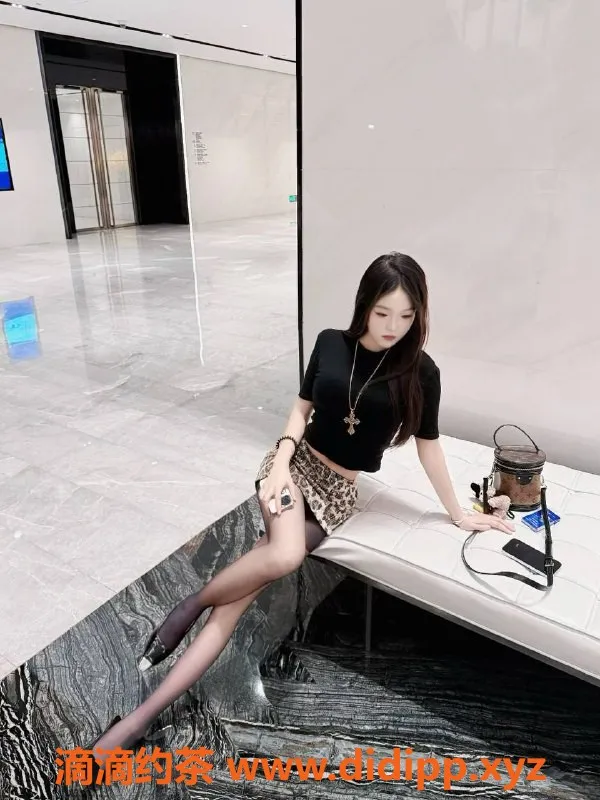 深圳楼凤资源信息,龙华莎莎 900元鸳鸯浴服务，超值体验