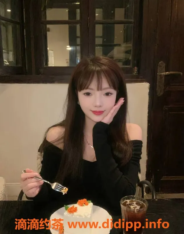 中山楼凤-琴琴，24岁，C+胸围，西区服务值得一试