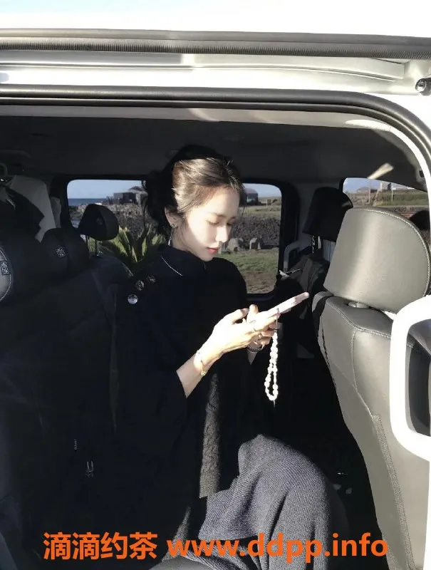 广州楼凤-天河小雅：御姐大胸，15P超值体验