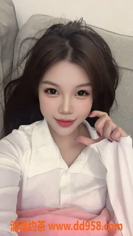 广州楼凤-天河小辣椒，800p/1500pp，性感御姐等你约！
