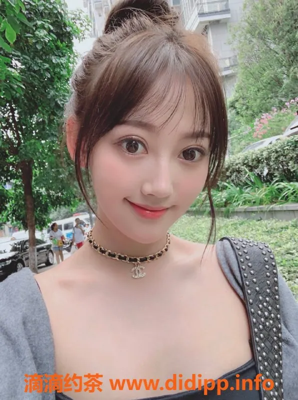 广州楼凤-花都御姐朵儿，8P鸳鸯浴等你体验