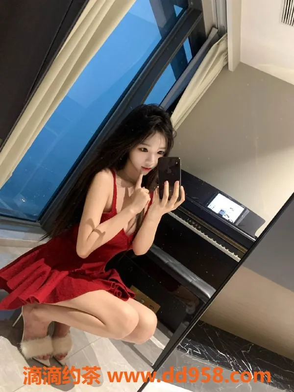 广州楼凤-天河瑶瑶：嫩妹大胸，8P超值服务