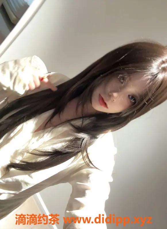 昆明楼凤-盘龙区贝贝，口交舌吻嫩妹，900起