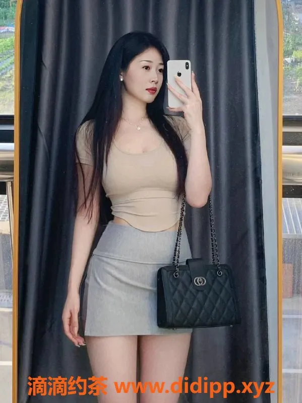 扬州楼凤-泰州海陵小白杨，身材火辣，服务一流