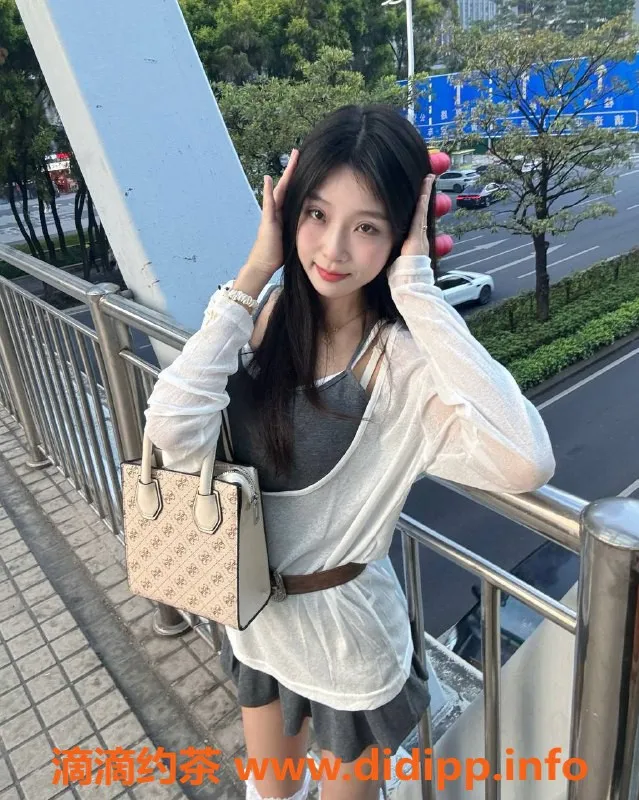 深圳楼凤资源信息,南山梓怡，身高165cm，价格1400元起