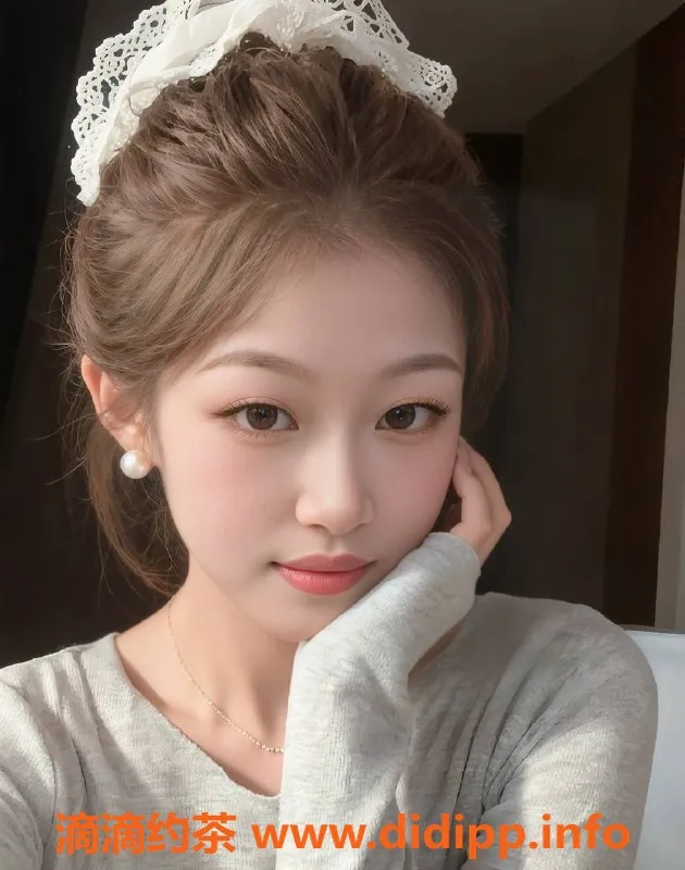 中山楼凤-西区萍萍，18岁B罩杯，700元起服务