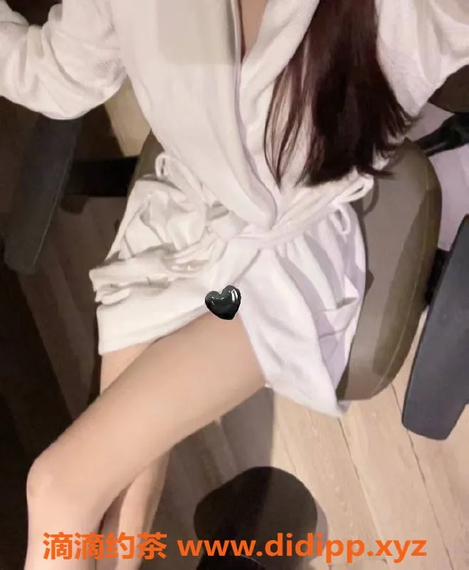 广州楼凤-天河欢欢，8P鸳鸯浴嫩妹等你来体验