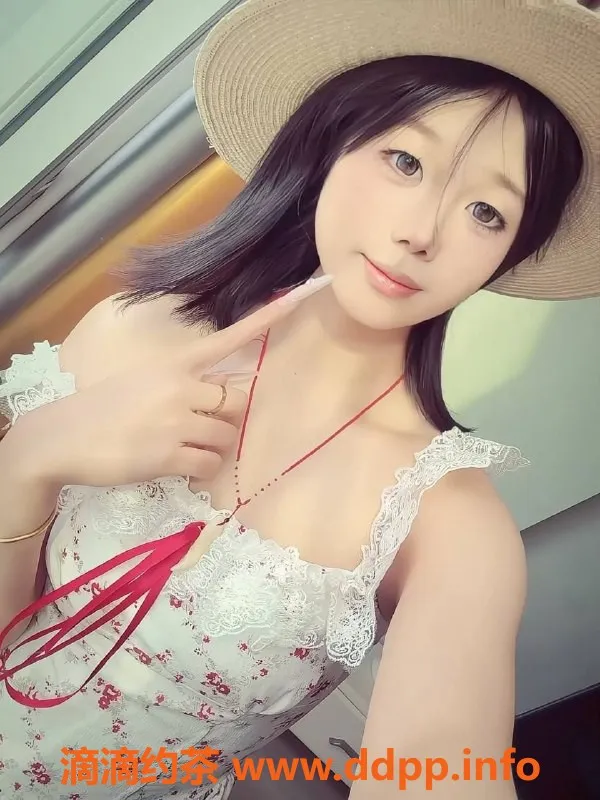 成都上门服务-成华区18岁湖南妹子，身高162，体重90斤，性感JK制服