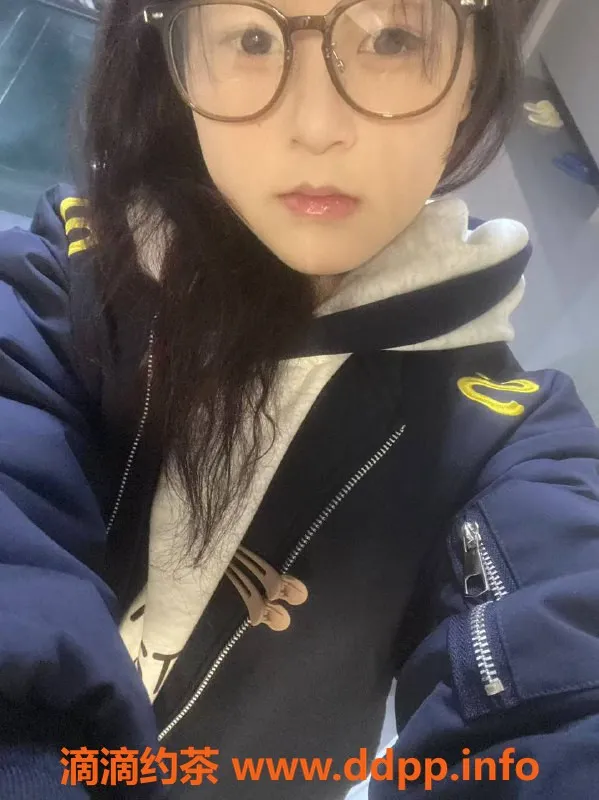 深圳楼凤-龙华小慧嫩妹，799元送舌吻服务