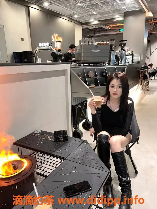 常州楼凤-常州小月 23岁168cm C罩杯 服务价8起