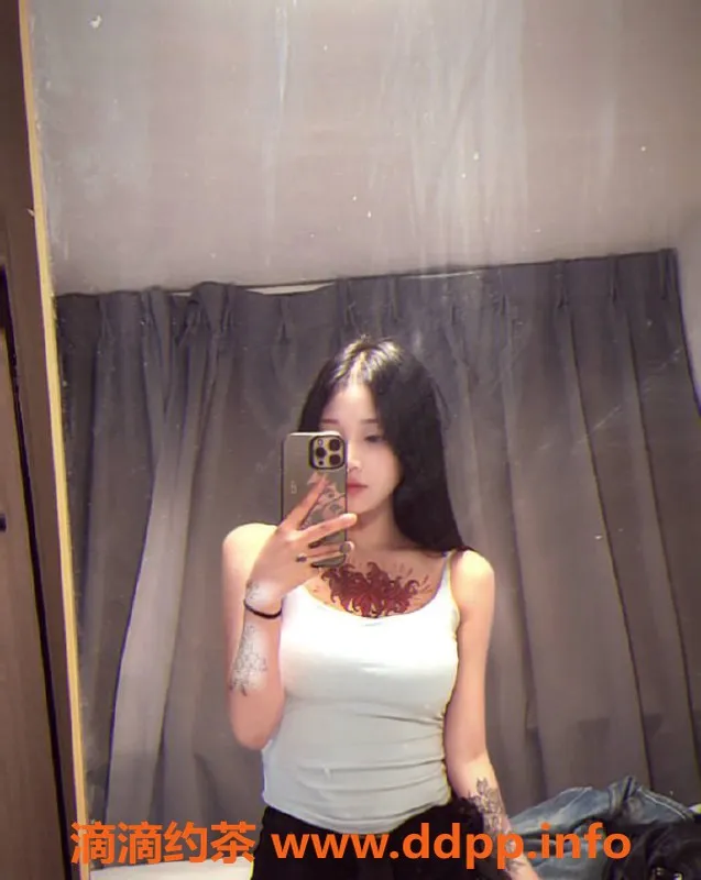 广州楼凤-白云小甜甜，嫩妹6P鸳鸯浴等你体验