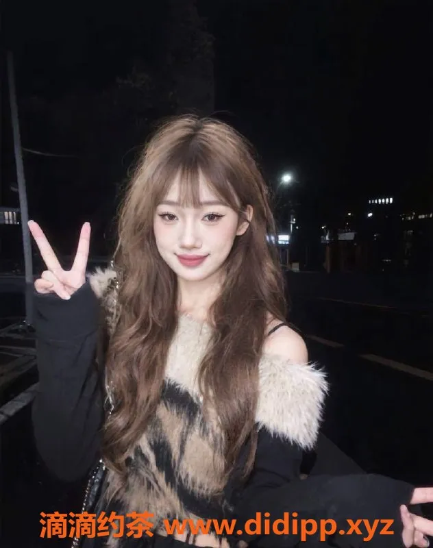 无锡上门服务-滨湖区小桃，173CM高颜值陪浴，服务丰富