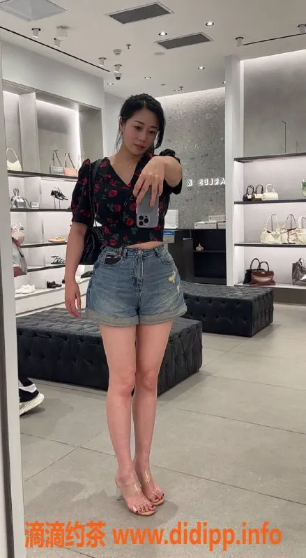 扬州楼凤-扬州邗江小白杨，优质服务韵味少妇