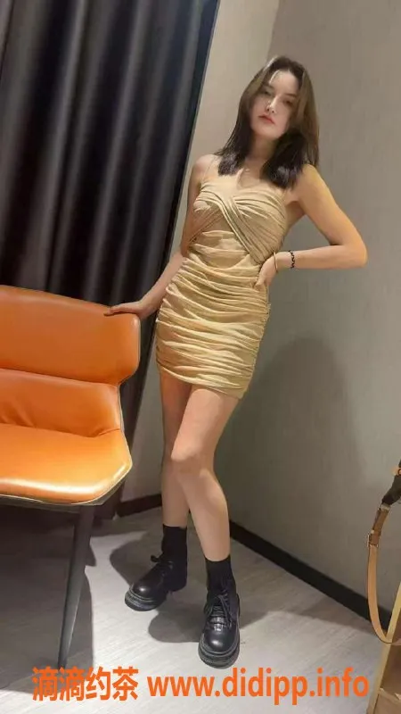 广州楼凤-广州白云小月月，24岁165cm美女，茶水费用灵活