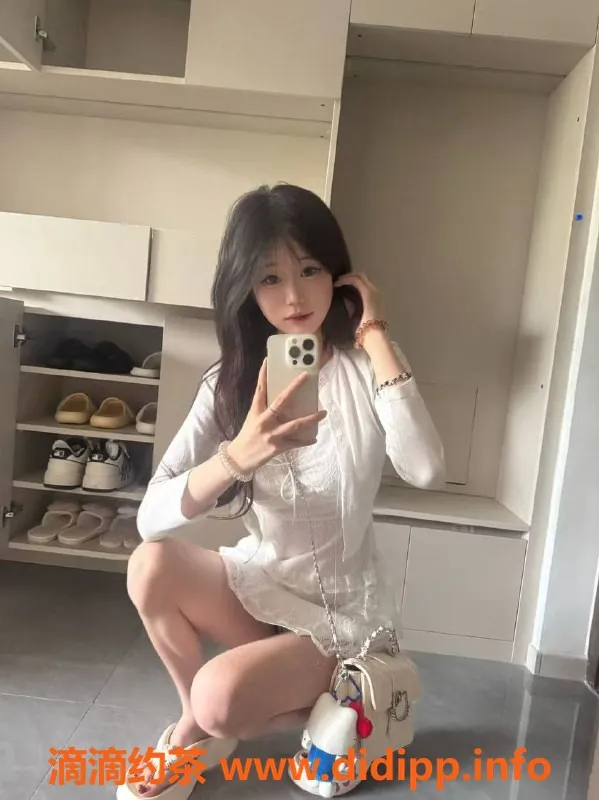 成都楼凤-成华区川妹子晚宁，168cm，95斤，甜美服务