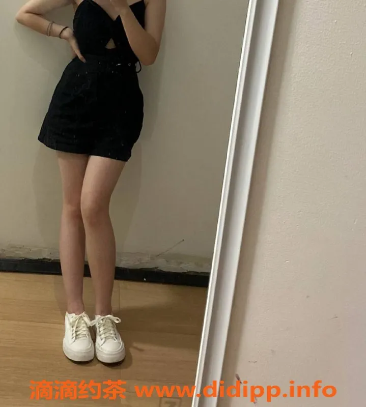 深圳楼凤-龙华明栀：乖巧嫩妹，800元起服务