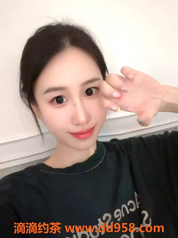 广州楼凤-荔湾素颜，400元预约体验