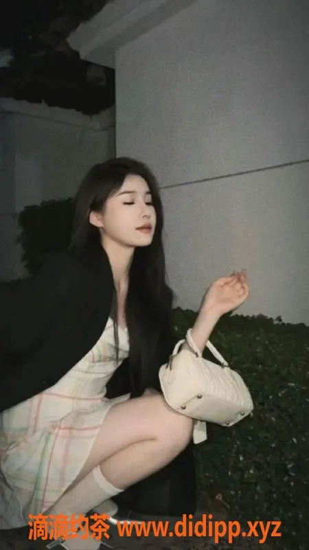 成都楼凤-武侯区李师师，9.5颜值，7P服务体验